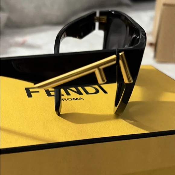 Fendi Sunglasses with Case - Picture 3 of 6